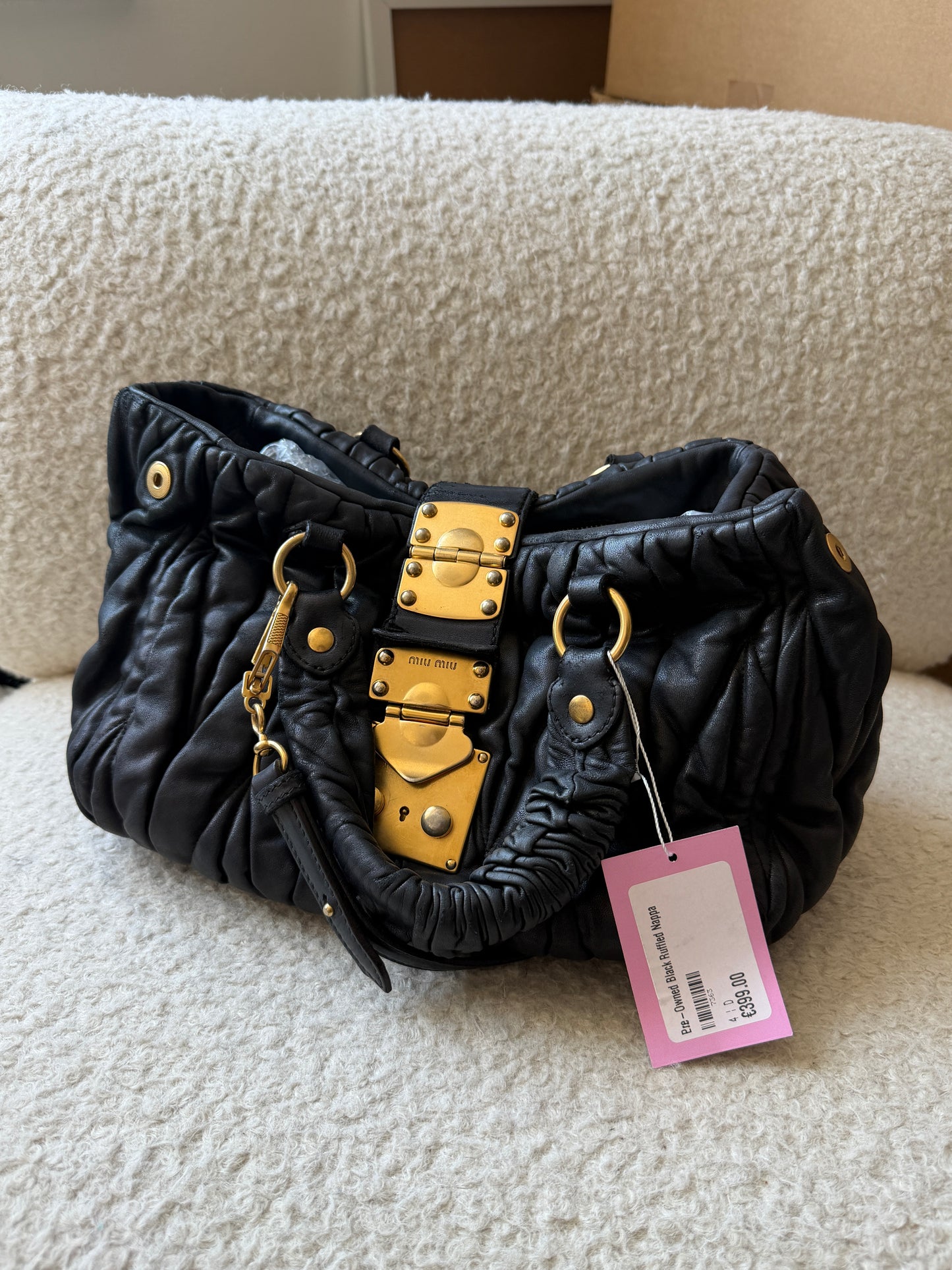 Pre-Owned Black Ruffled Nappa Leather Handbag