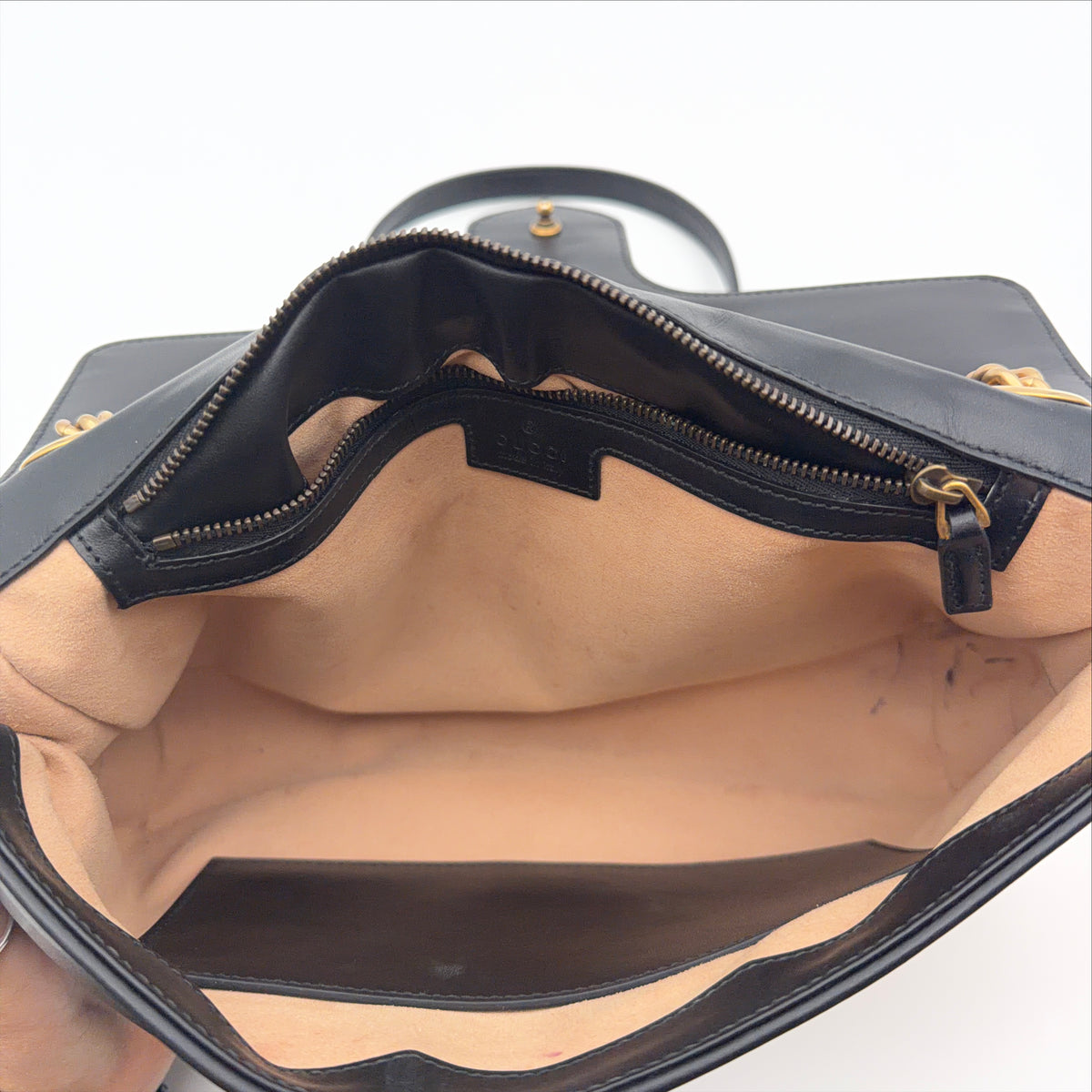 Pre-Owned Black GG Marmont Leather Crossbody Bag