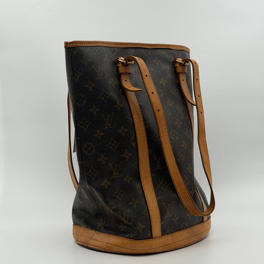 Pre-Owned LV Monogram Canvas Bucket Bag MM