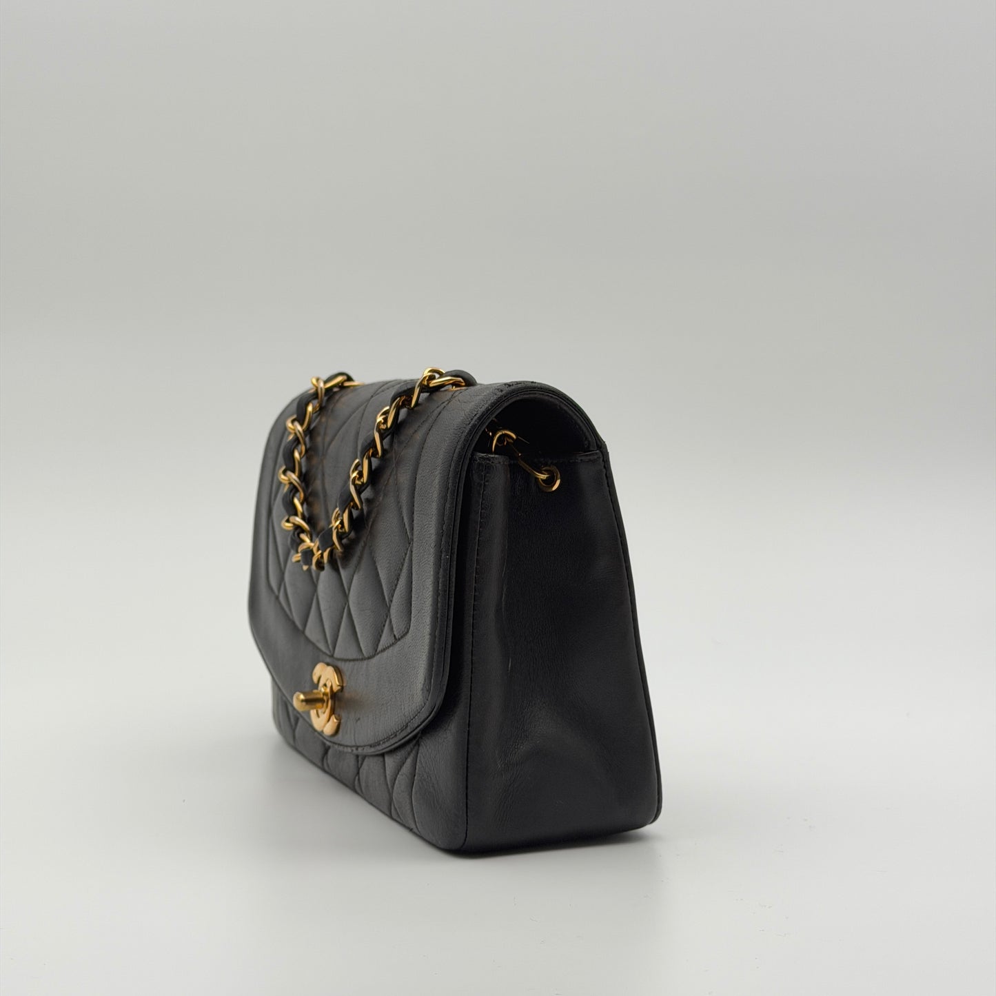 Pre-Owned Black Matelassé Lambskin Leather Diana Crossbody Bag