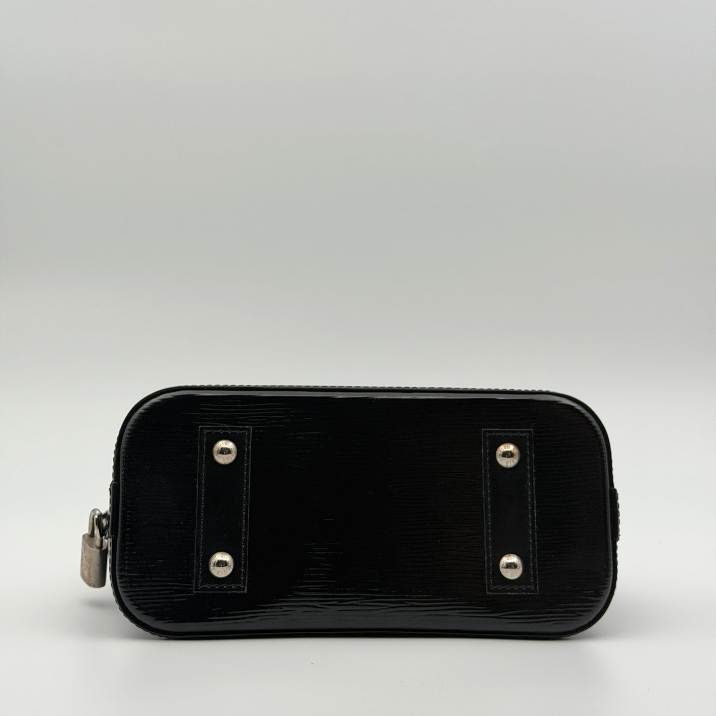 Pre-Owned Black Epi Electric Leather Alma BB Crossbody Bag