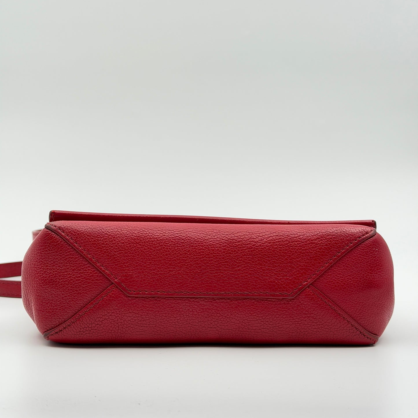 Pre-Owned Red Leather Lockme II BB Crossbody Bag