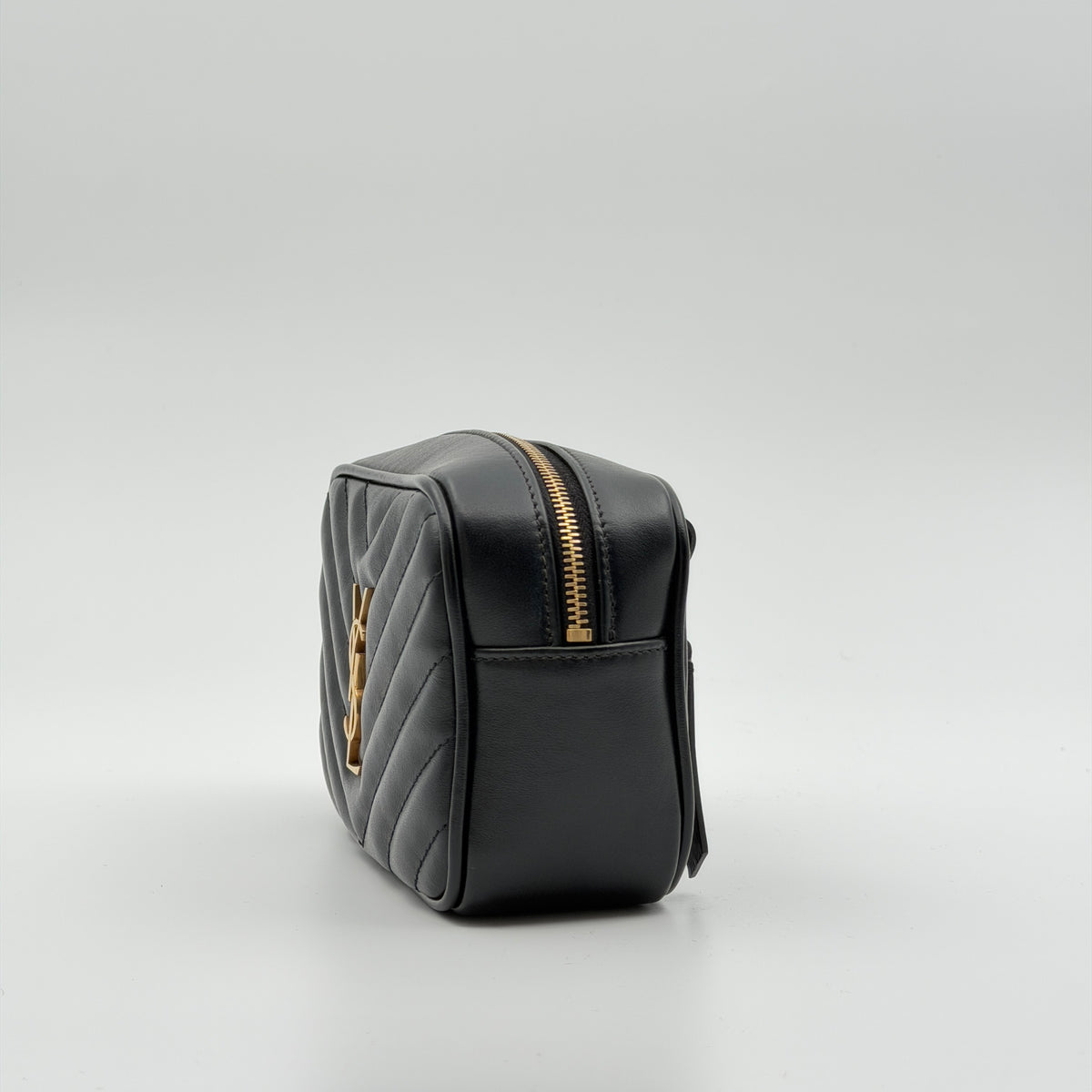 Pre-Owned Black 'Lou' Leather Camera Bag