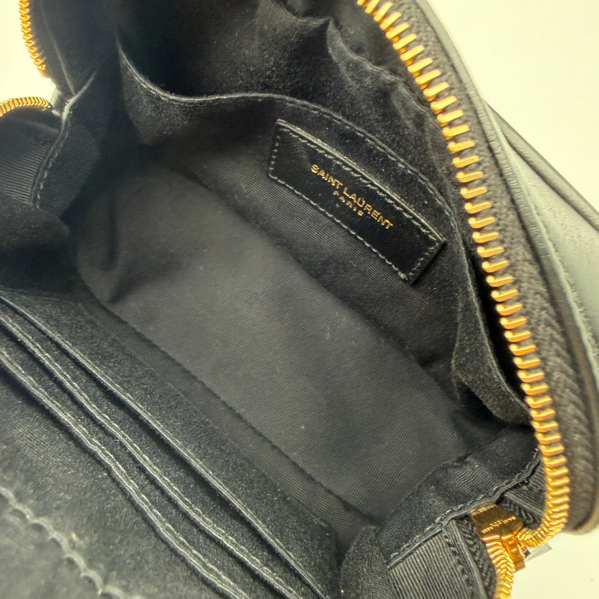 Pre-Owned Black 'Lou' Leather Camera Bag