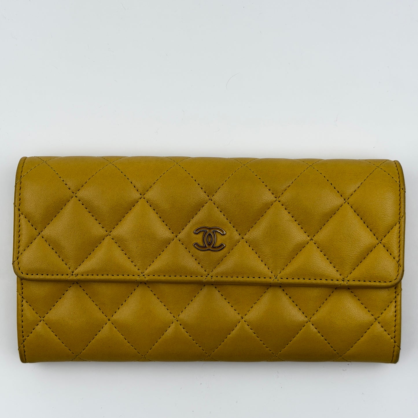 Pre-Owned Yellow Matelassé Lambskin Leather Wallet