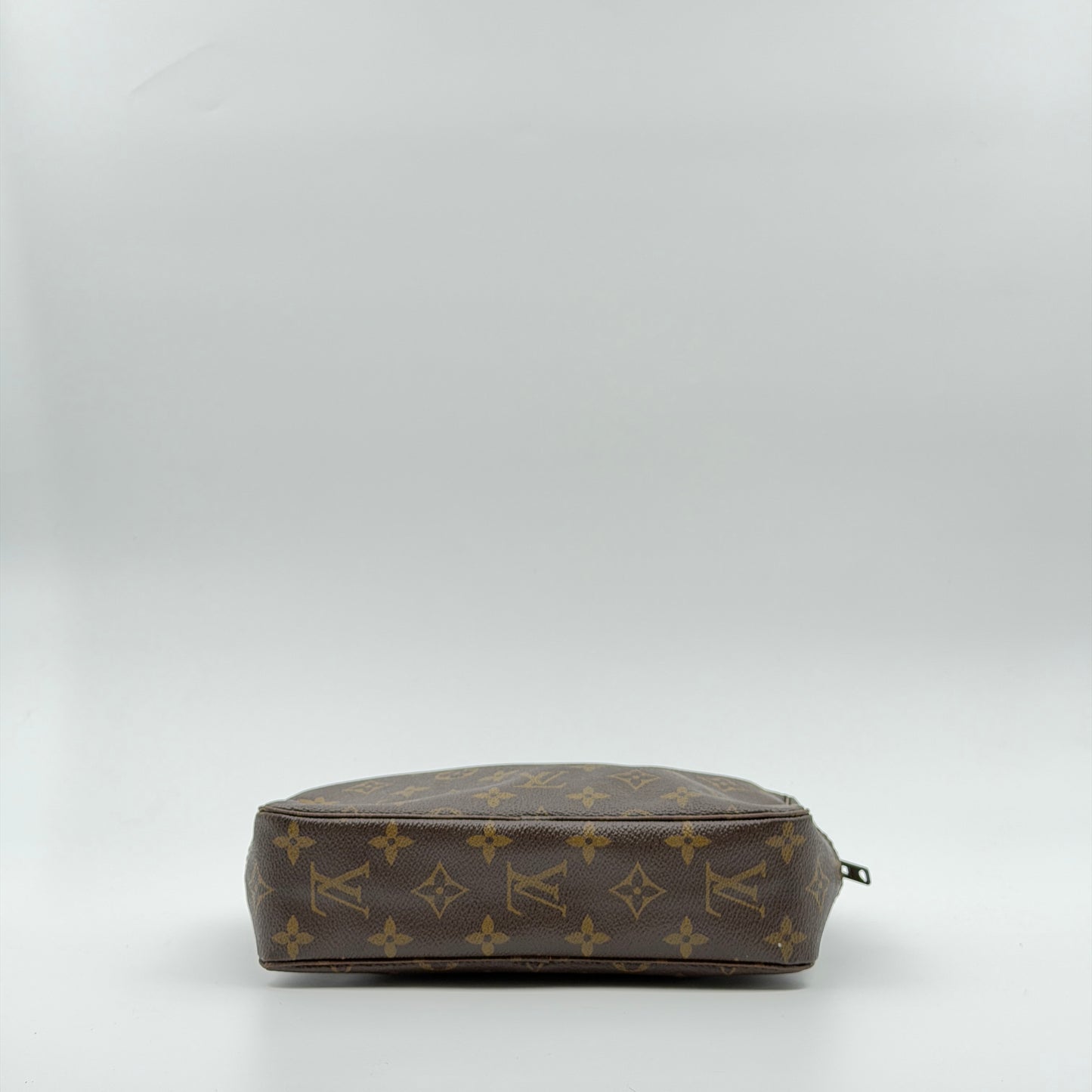Pre-Owned LV Monogram Canvas Trousse 23 Toiletry Bag