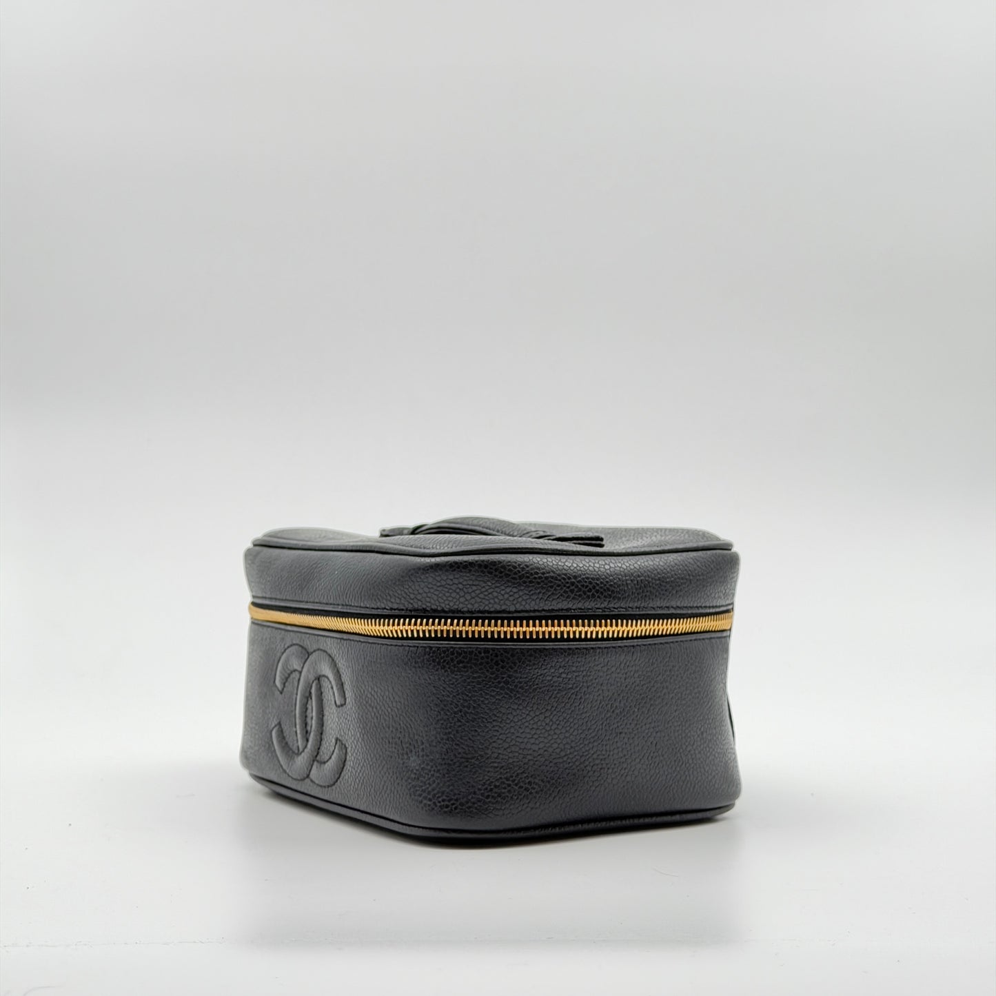 Pre-Owned Black Wide Caviar Leather Vanity Bag