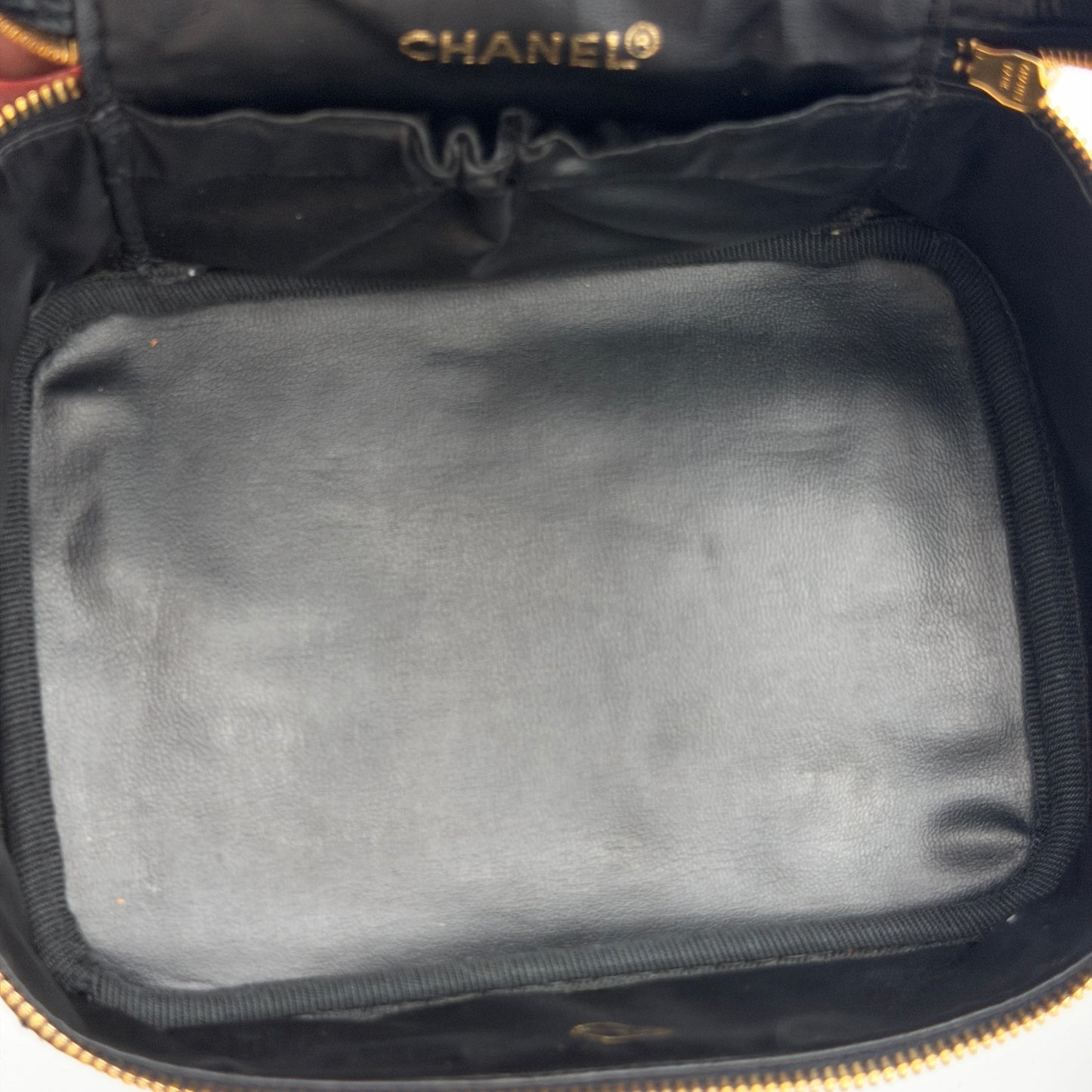 Pre-Owned Black Wide Caviar Leather Vanity Bag