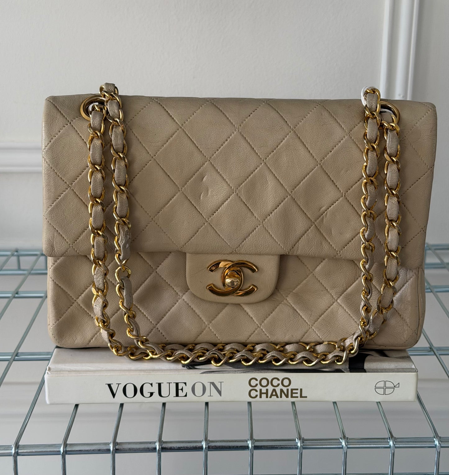 Pre-Owned Beige Matelassé Lambskin Leather Small Classic Double Flap