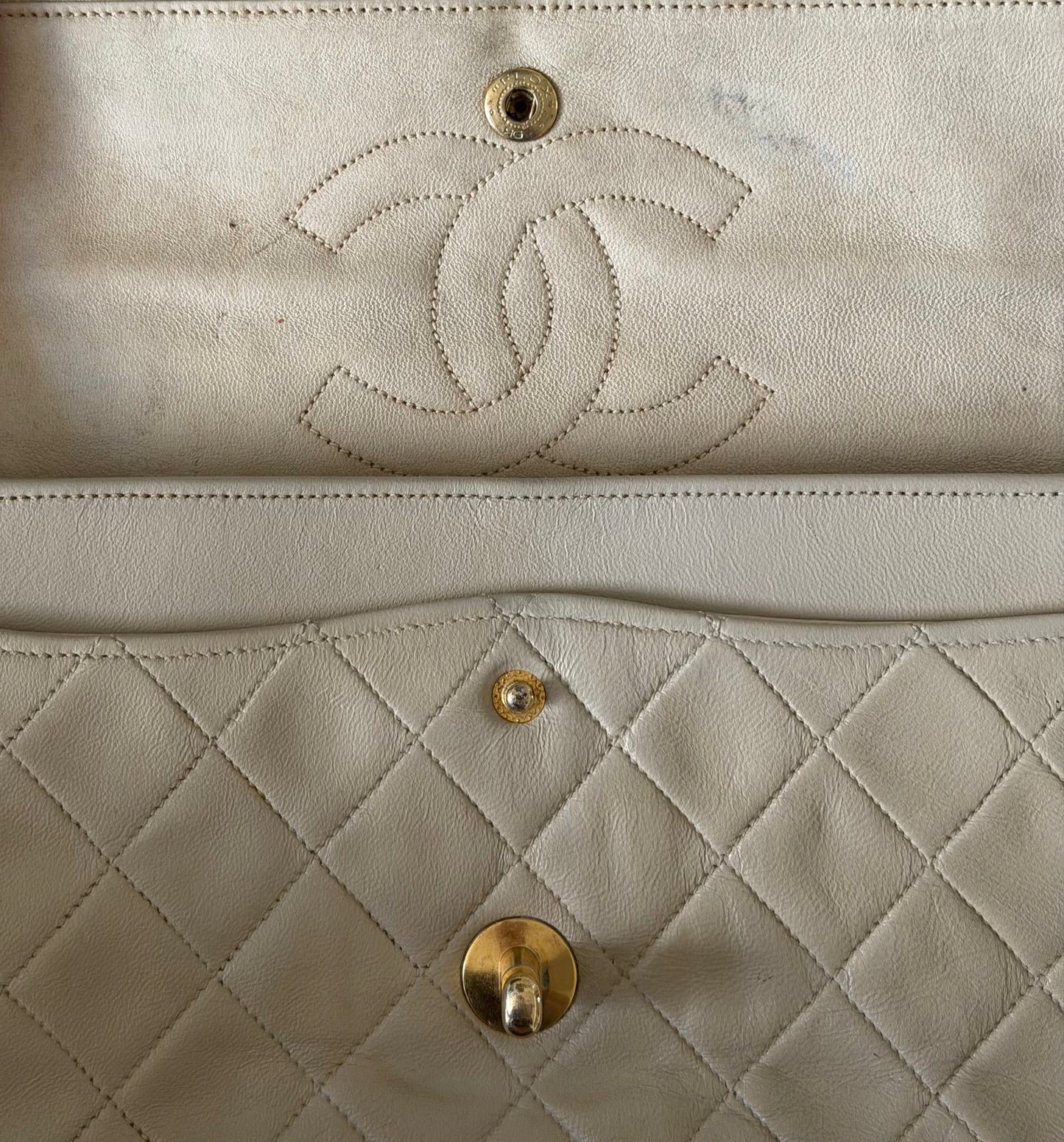 Pre-Owned Beige Matelassé Lambskin Leather Small Classic Double Flap
