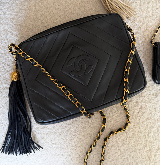 Pre-Owned Black Diamond Quilted Lambskin Leather Camera Bag